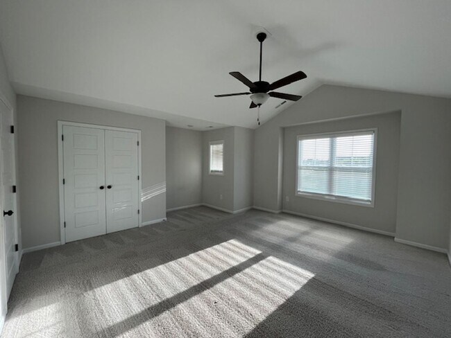 Building Photo - Stunning townhouse located in the heart of Winnabow!