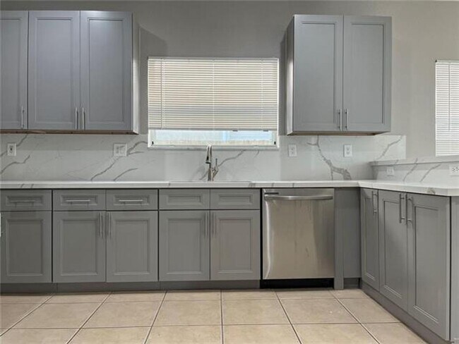 Building Photo - 349 NE 36th Terrace