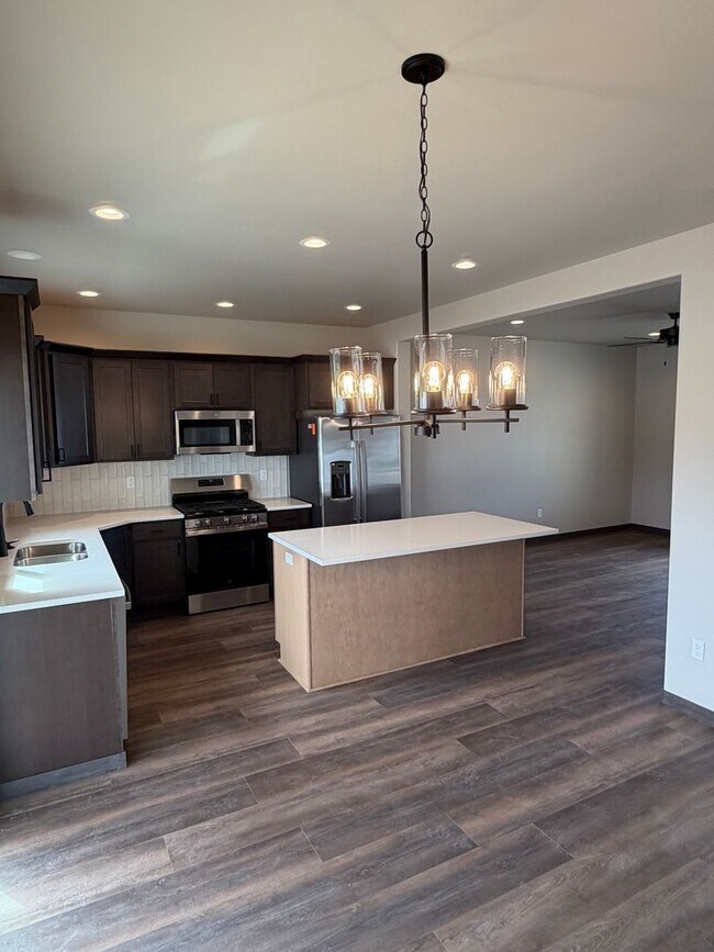 Building Photo - Beautiful & Brand New 4 bd/2.5 ba Home