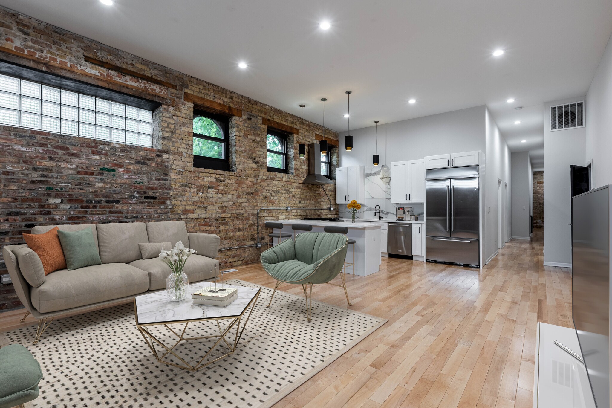 Building Photo - 2701 W Thomas St