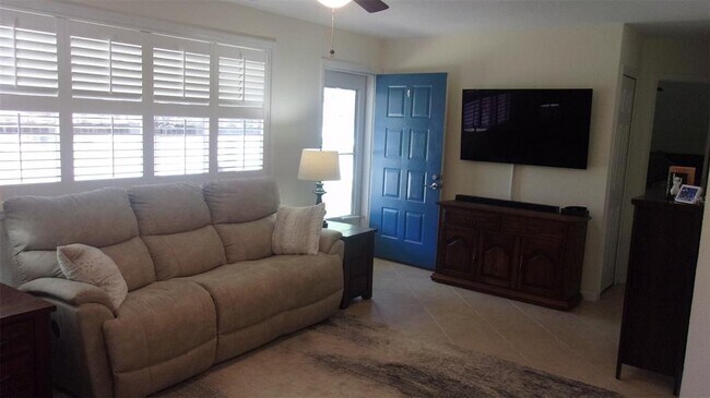 Building Photo - 10821 SW 83rd Ct