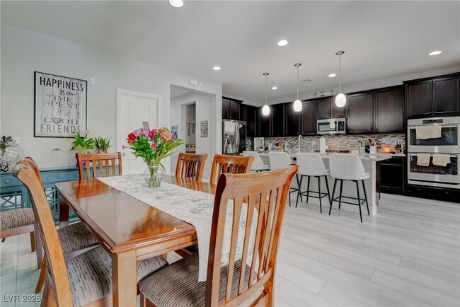 Building Photo - 10597 Cloud Whisper Dr