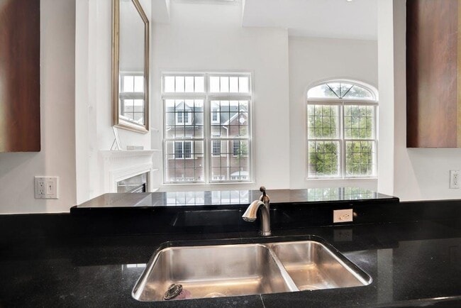 Building Photo - 100 Abbie Ct