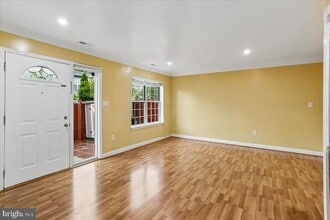 Building Photo - 2867 Shepperton Terrace