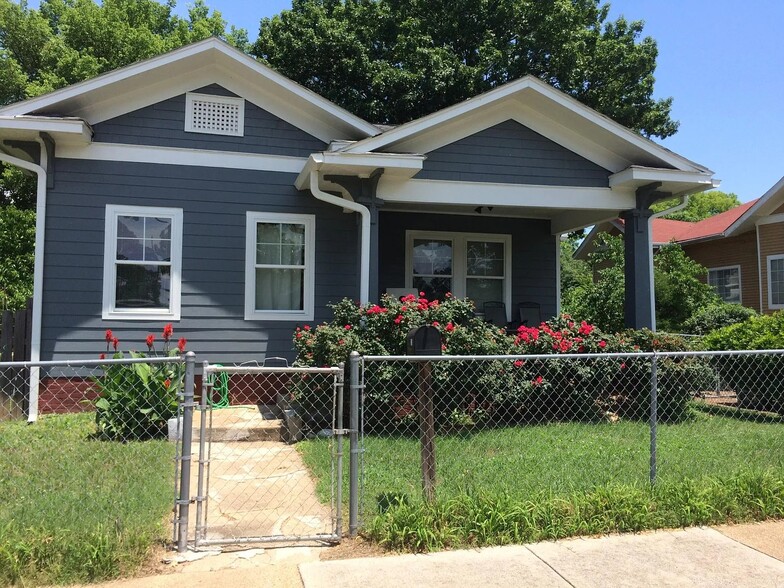 Primary Photo - 1205 Chamberlain Ave