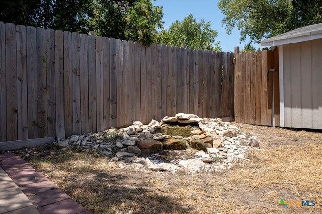 Building Photo - 108 Colt Loop