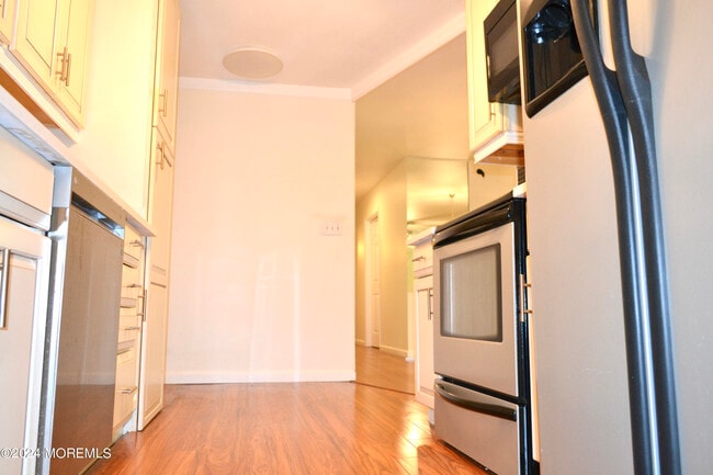 Building Photo - 30 Meadow Green Cir