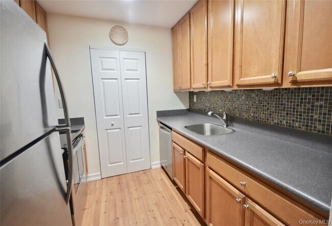 Building Photo - 99 Richmond Blvd