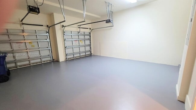 Building Photo - 6033 NW 118th Dr