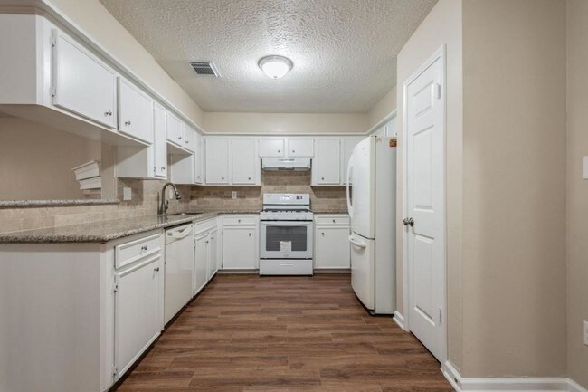 Building Photo - 1007 Cascade Creek Dr