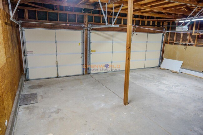 Building Photo - Spacious 4BR Single-Story Home w/ Garage i...