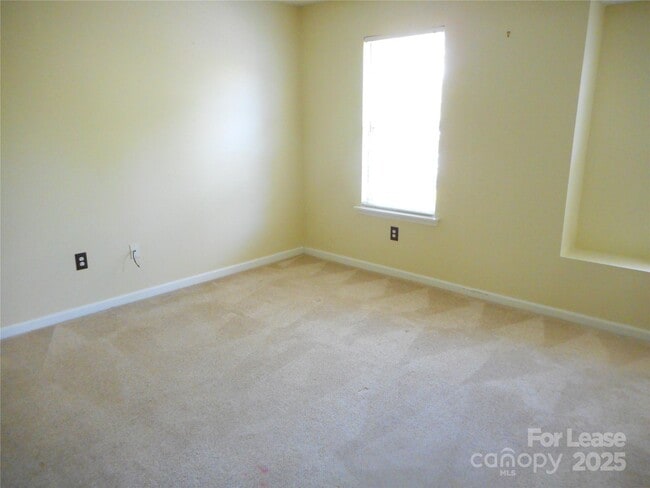 Building Photo - 9710 Elizabeth Townes Ln