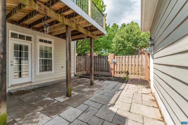 Building Photo - 934 Bing Ln