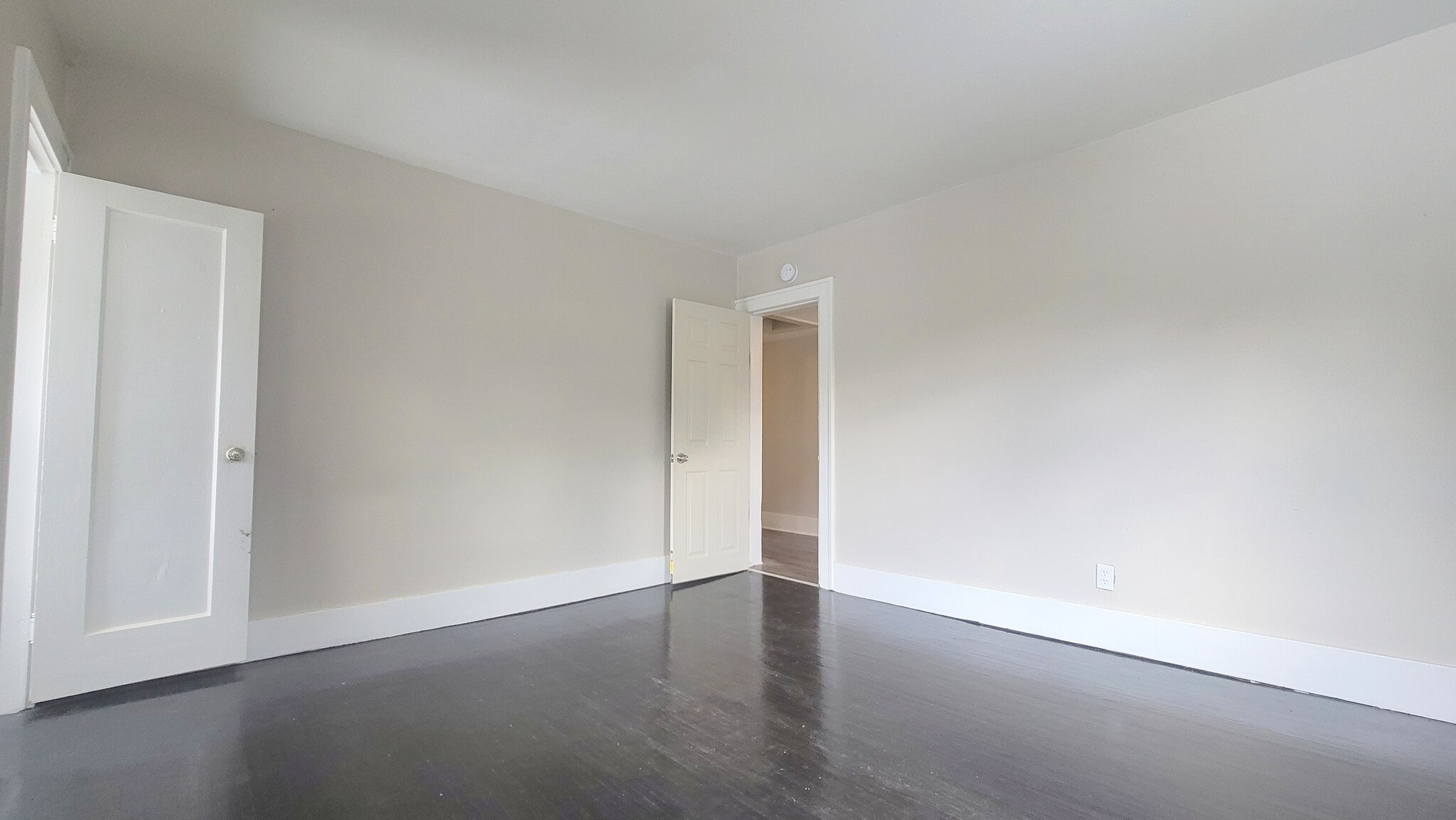 Building Photo - 3988 Lake Ave