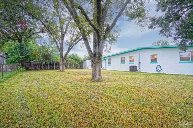 Building Photo - 160 Vassar Dr
