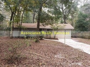 Building Photo - Sublease This Newly Renovated 2 bedroom wi...