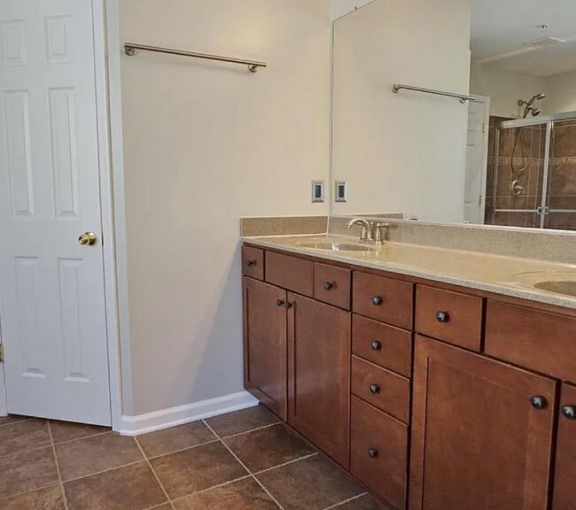 Building Photo - 46123 Gooseneck Dr