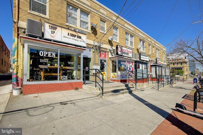 Building Photo - 738 Longfellow St NW