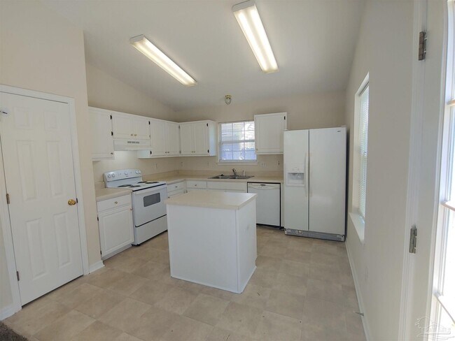 Building Photo - 4021 Embers Landing