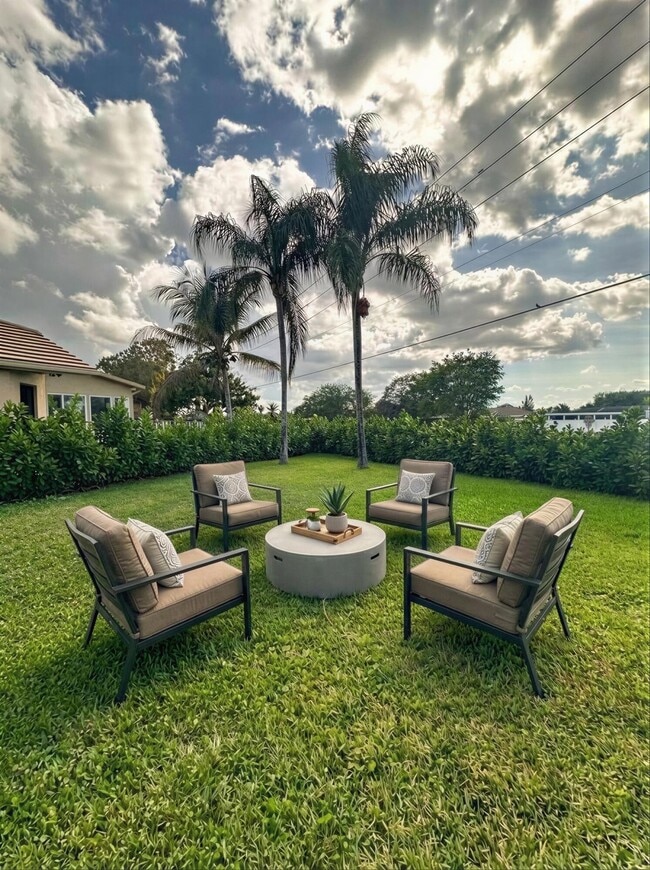 Building Photo - 10216 Lexington Estates Blvd