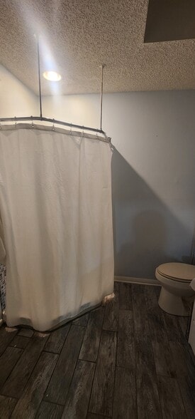 Building Photo - 147 SE Wilderness Dr