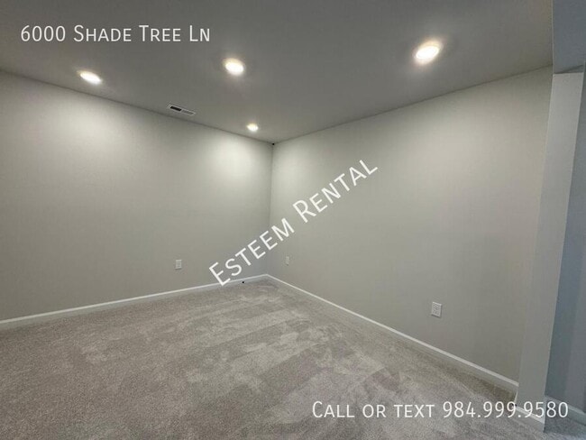 Building Photo - 6000 Shade Tree Ln