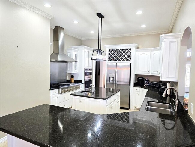 Building Photo - 14509 Oakmond Rd