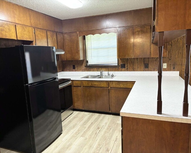 Building Photo - "Charming 3-Bedroom home in Mary Esther!"