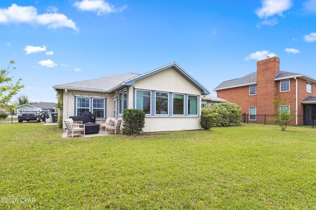 Building Photo - 3243 Country Club Dr