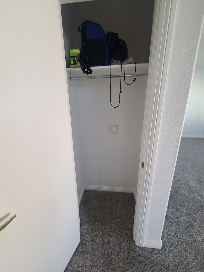 Building Photo - 4817 Straight Flush Dr