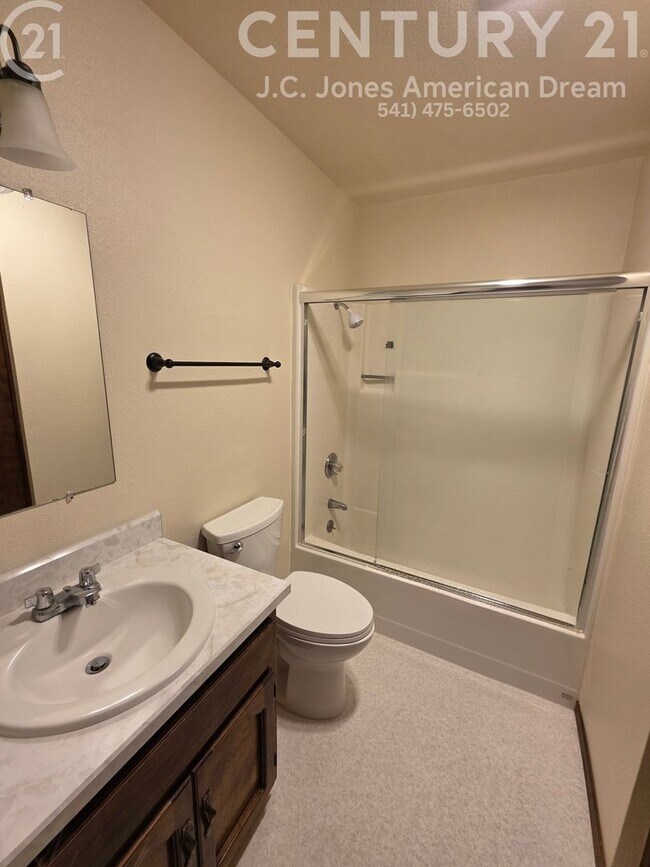 Building Photo - DR150.01