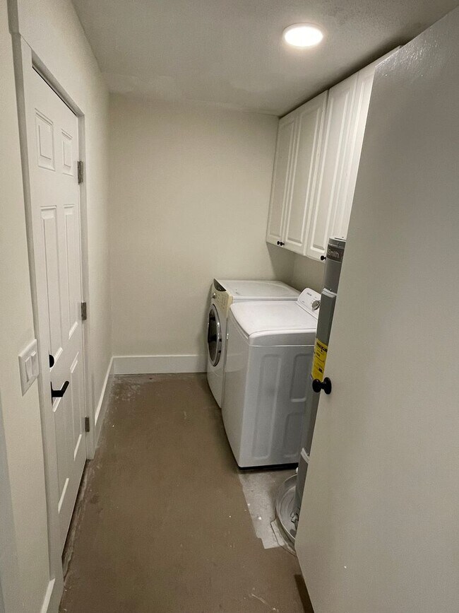 Building Photo - Available now. Water included. RENOVATED 2 BR/1.5 BA Townhouse in the Heart of James Island!