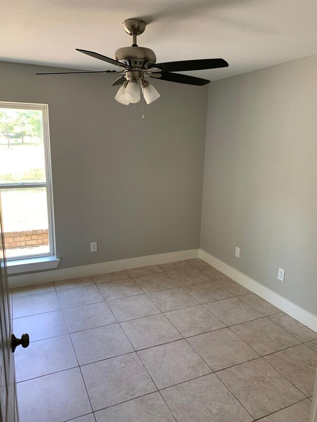 Building Photo - Gorgeous all renovated Home in Lumberton, TX!