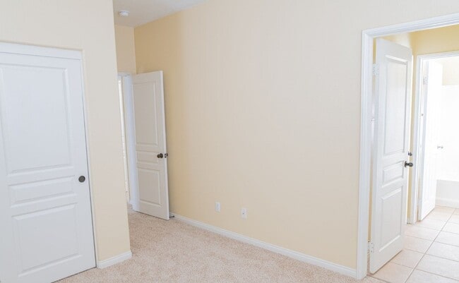 Building Photo - 4230 Vía Angelo