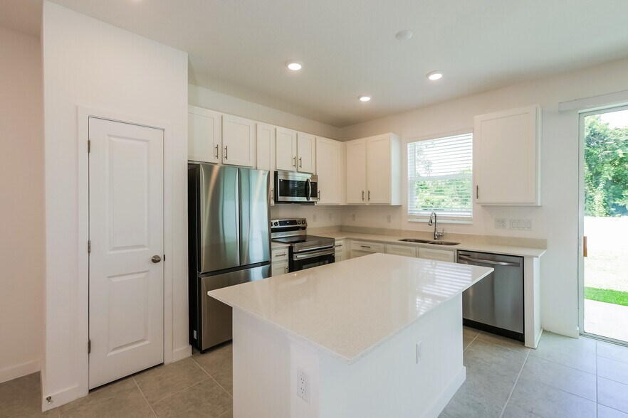 Building Photo - 1441 Tristar Dr