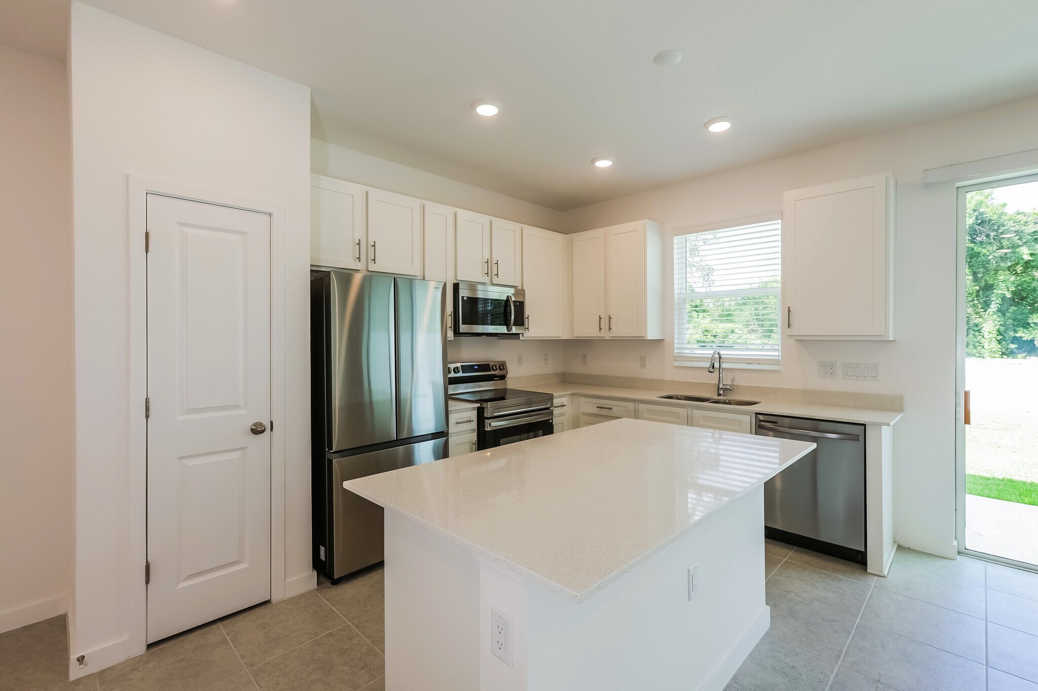 Building Photo - 1476 Tristar Dr