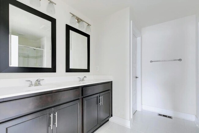 Building Photo - 4240 Broad Hill Dr