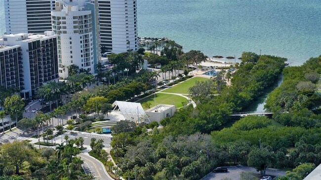 Building Photo - 1064 N Tamiami Trl