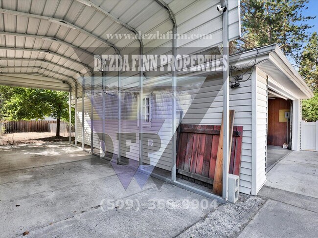 Building Photo - Charming Shadle District 3 bedroom with RV...