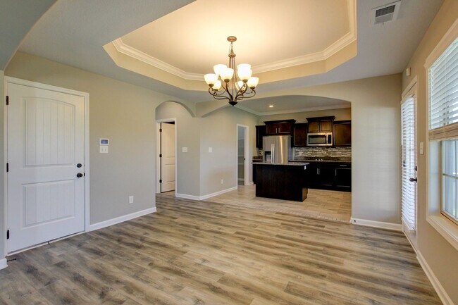 Building Photo - Big and Beautiful Smart Home