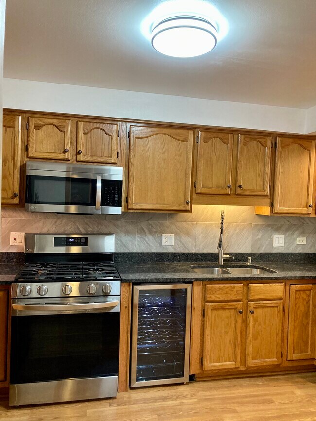 New kitchen appliances - 6337 Roosevelt Rd
