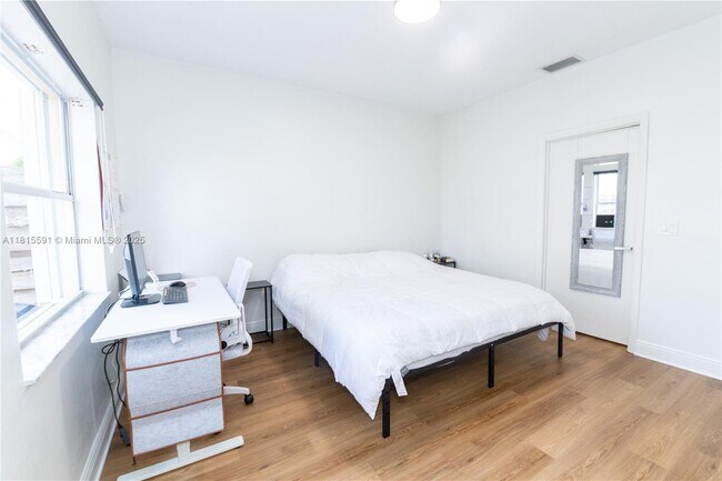 Building Photo - 23060 Sunfield Dr