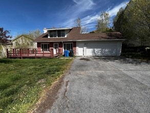Building Photo - Great Property South of Town
