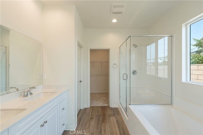 Building Photo - 9654 Honeyberry Ln