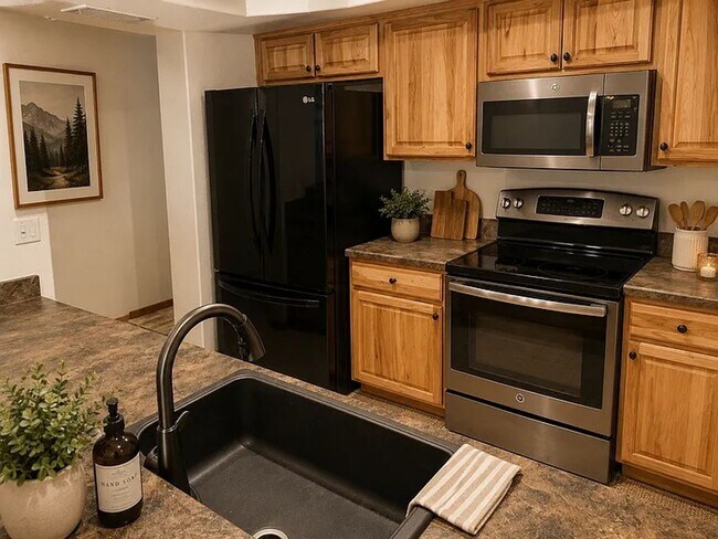 Building Photo - 23646 Pondview Pl