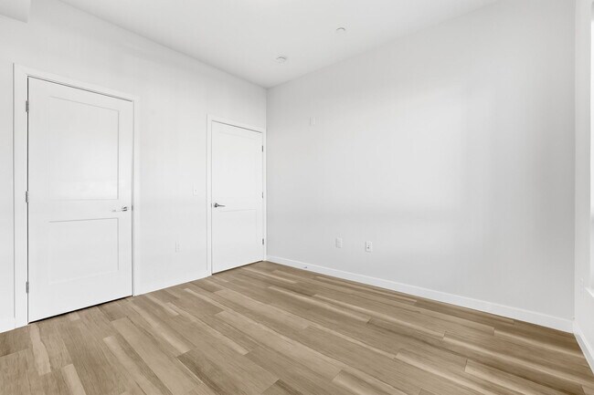 Building Photo - 71 Connecticut Ave