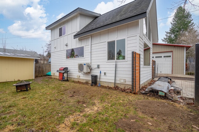 Building Photo - 1046 N 15th St
