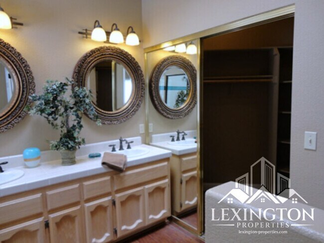 Building Photo - Spacious, single-story, 3bd-2ba Home located in Folsom's desirable Natoma Station community!