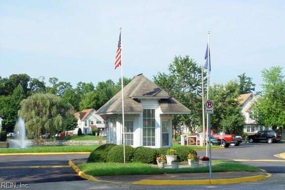 Building Photo - 400 Bracknell Arch