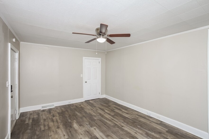 Building Photo - 608 S Bonham Rd